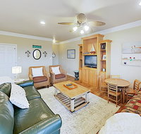 New Listing Spacious Retreat w/ Gulf-View Deck home - Accommodation Houston