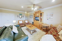 New Listing Spacious Retreat w/ Gulf-View Deck home Accommodation Houston