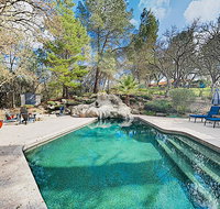 New Listing Spanish Hacienda w/ Pool  Hot Tub home - Accommodation Houston