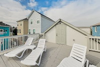 New Listing Updated Gulf Getaway w/ Sundeck home Accommodation Houston
