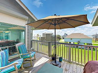 New Listing Updated Home W/ Decks Walk To Beach Home Accommodation Houston