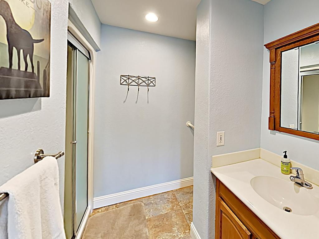 New Listing!  Lazydays 2-Unit Lake Estate W/ Dock Home - thumb 2