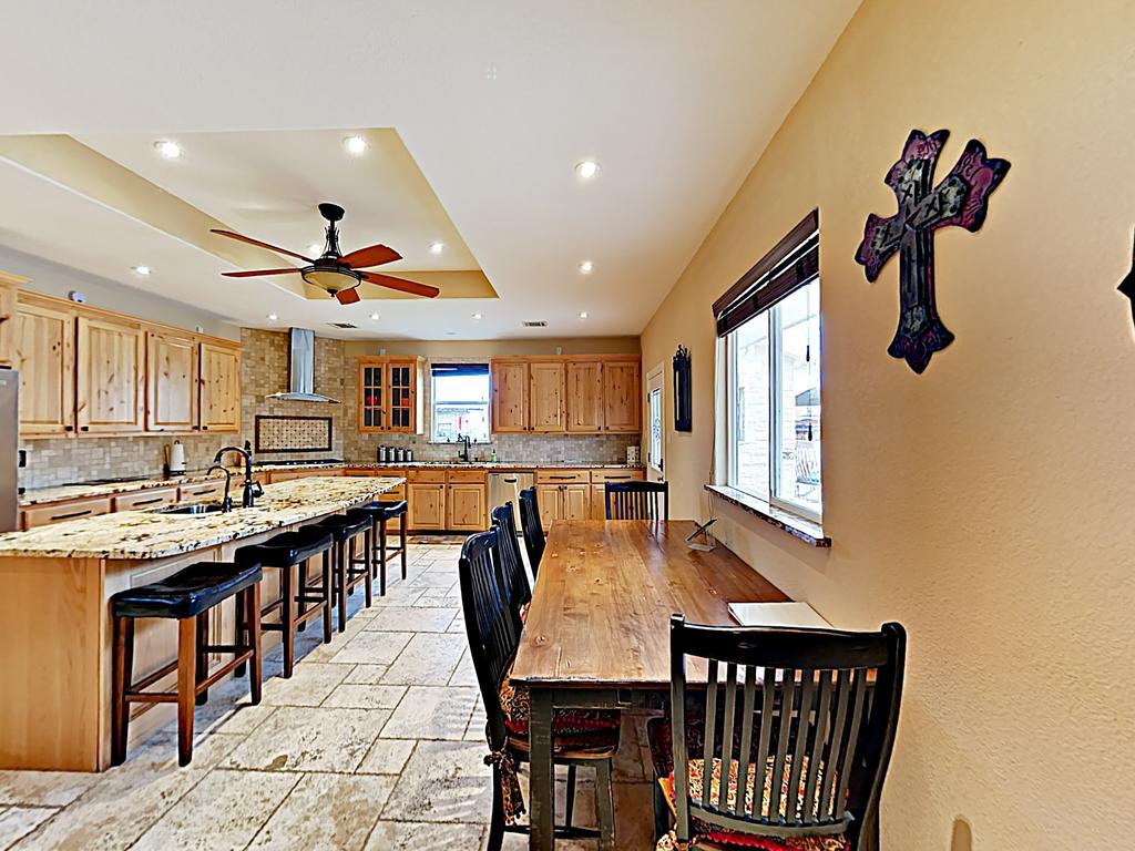 New Listing!  Lazydays 2-Unit Lake Estate W/ Dock Home - thumb 1