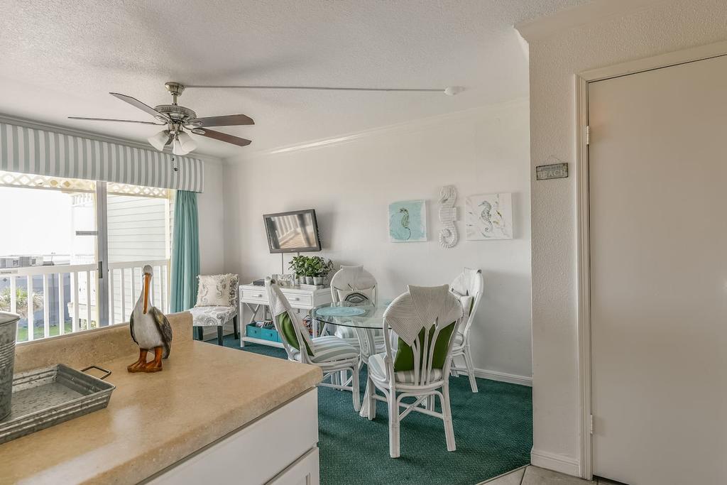 Newly Remodeled Beachfront Condo - thumb 2