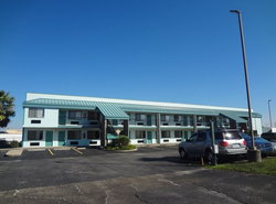 Nola Inn & Suites