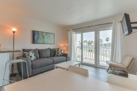Oceanfront Condo with Pool Accommodation Houston