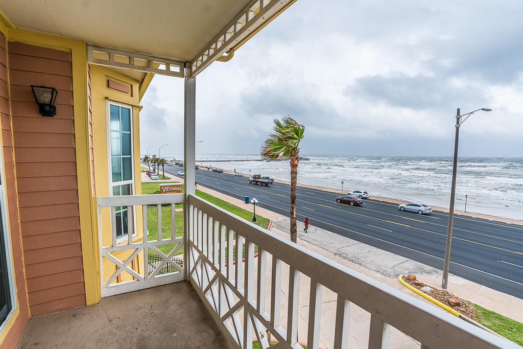 Oceanside Condo With Pools & A View - thumb 3