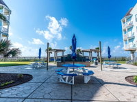 Octopus Gardens Condo 1942517 Condo Accommodation Houston