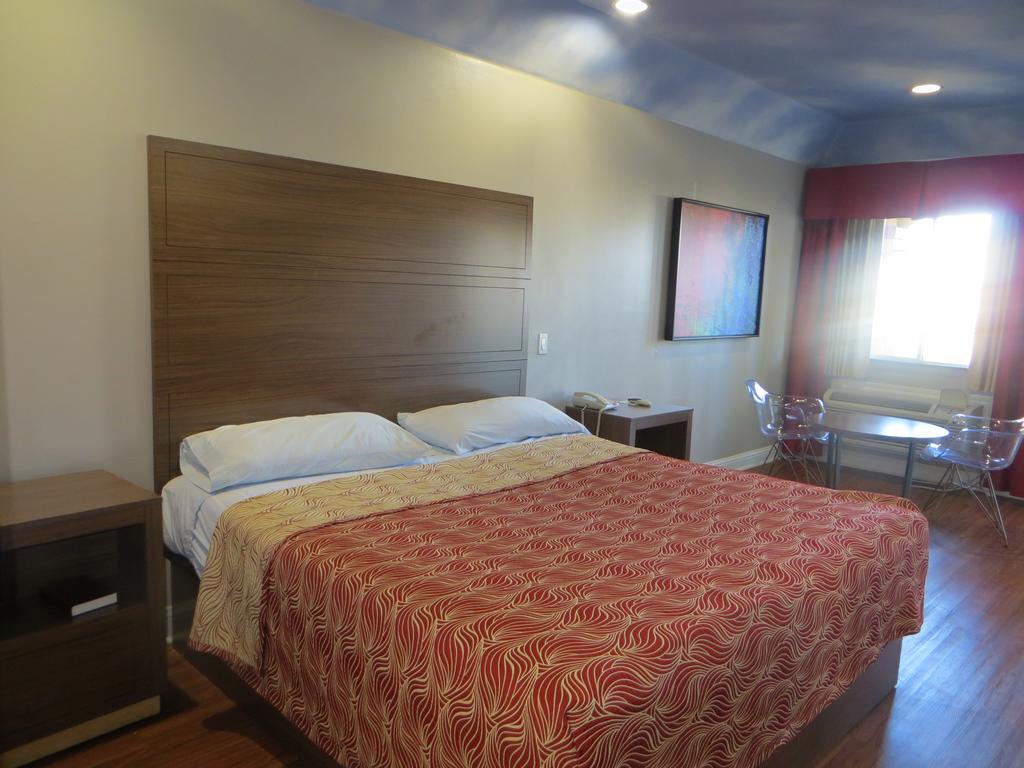 Palace Inn - thumb 3