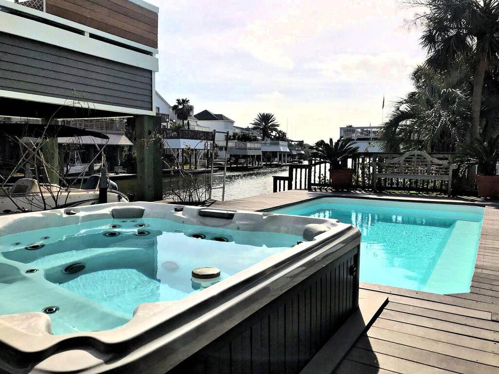 Palm Tree Paradise In Pirates Cove - Pool, Hot Tub, Kayaks! - thumb 3