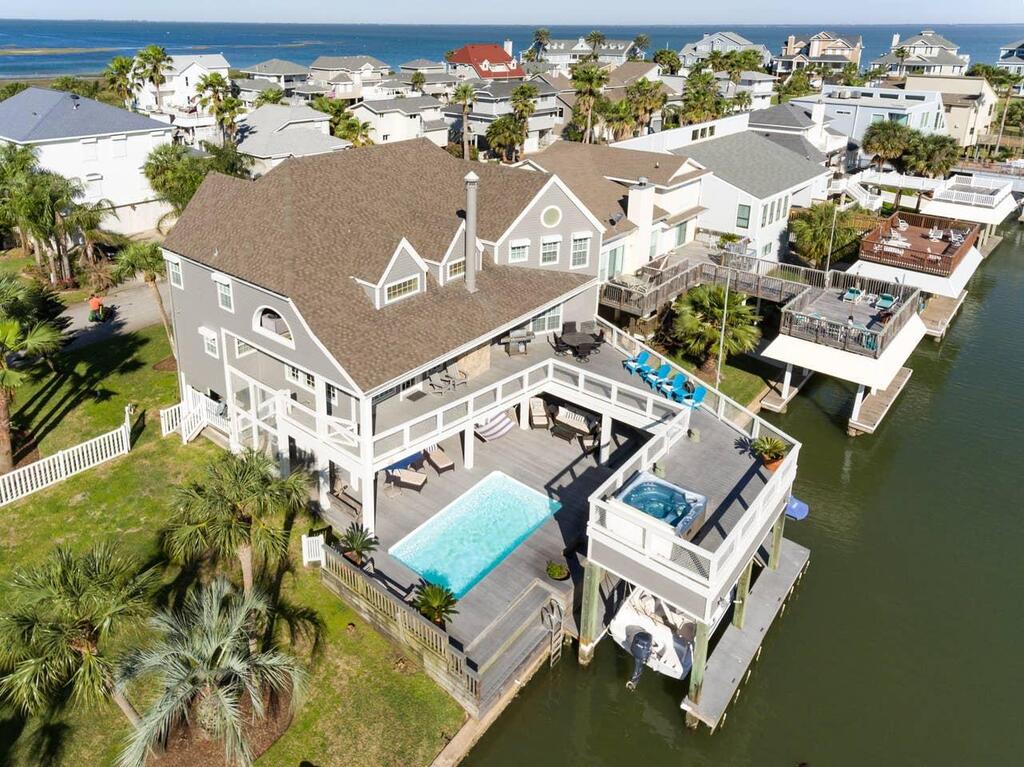 Palm Tree Paradise In Pirates Cove - Pool, Hot Tub, Kayaks! - thumb 1