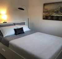 Private suite  entrance - Accommodation Houston