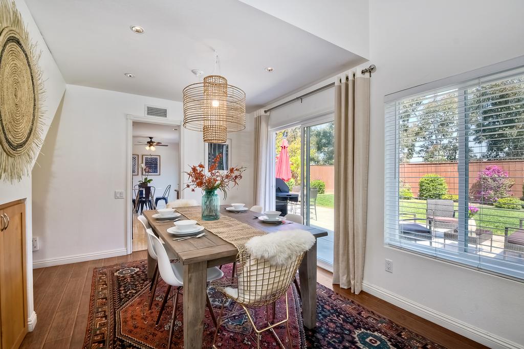 Professionally Designed 5 Bedroom Gem - thumb 1