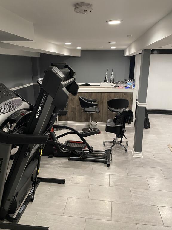 Quad Level Newly Remodeled House - thumb 1