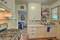 Quaint Home with Screened Porch and Patio 3 Mi to ACL Accommodation Houston
