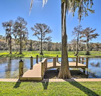 Rainbow River Oasis with Kayaks  Furnished Sunroom - Accommodation Houston