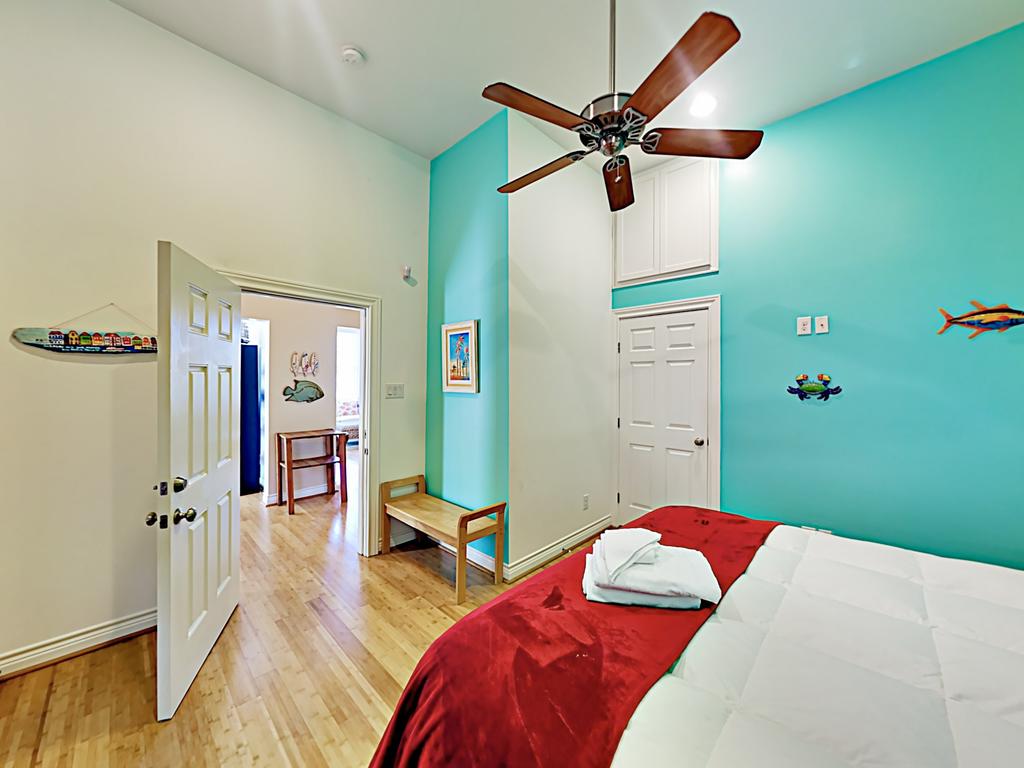Renovated Historical Home Apts - thumb 1