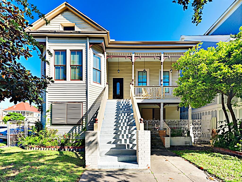 Renovated Historical Home Apts - thumb 0