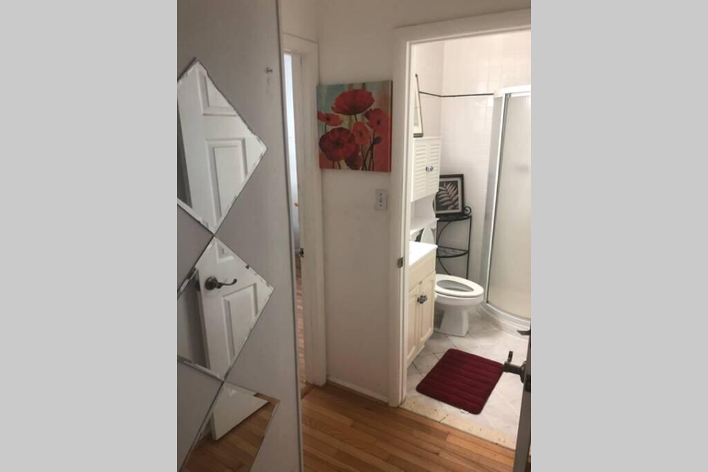 Resting Easy In Reston - thumb 1