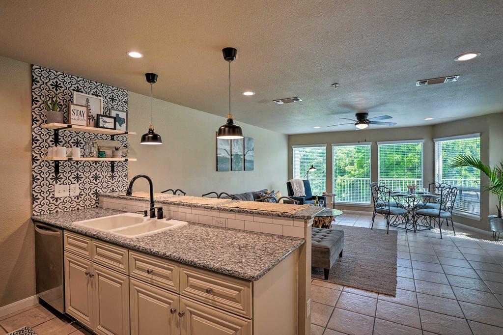 Riverfront New Braunfels Condo With Pool Access - thumb 3