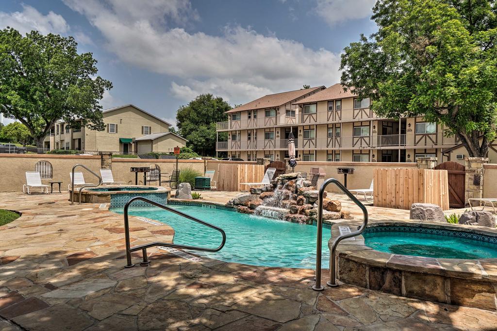 Riverfront New Braunfels Condo With Pool Access - thumb 2