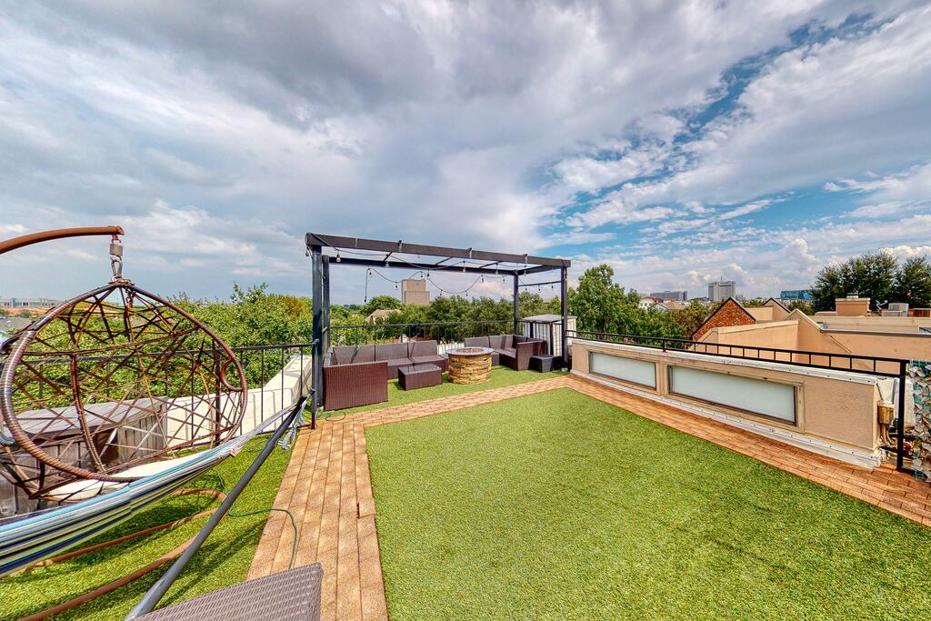 Rooftop Retreat - thumb 0