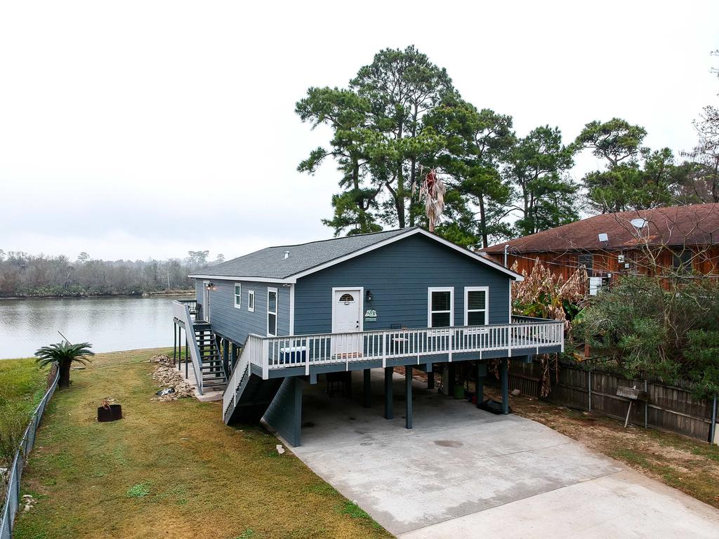 San Jacinto River Home With Private Boat Slip! - thumb 1