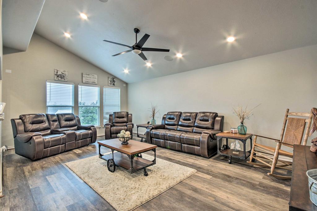 San Jacinto River Home With Private Boat Slip! - thumb 3