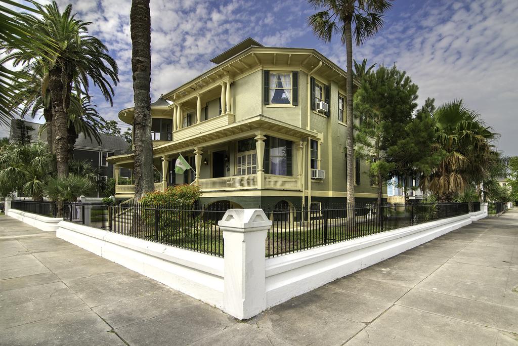 Schaefer Haus Mansion - thumb 1