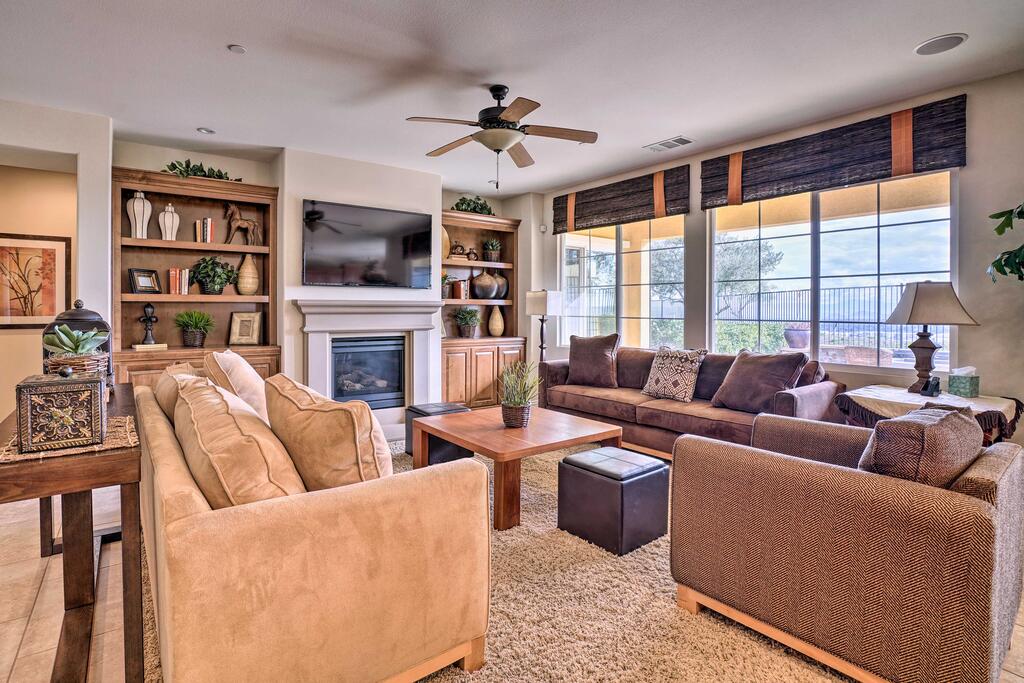 Single-Story San Bernardino Home With View! - thumb 1