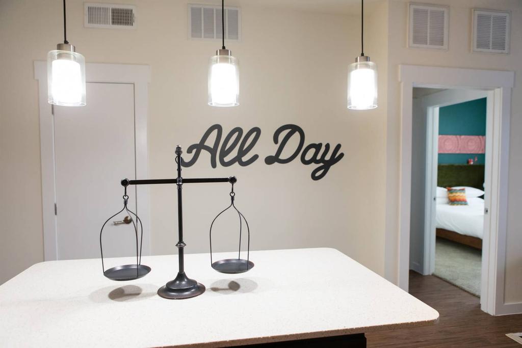 Sleek 1BR In North Austin By WanderJaunt - thumb 2
