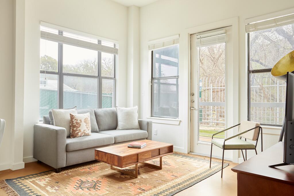 Sonder  Crescent - thumb 1