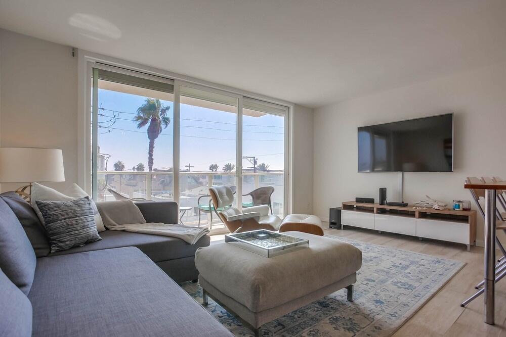 Stella's Top Of The Beach Condo - thumb 1