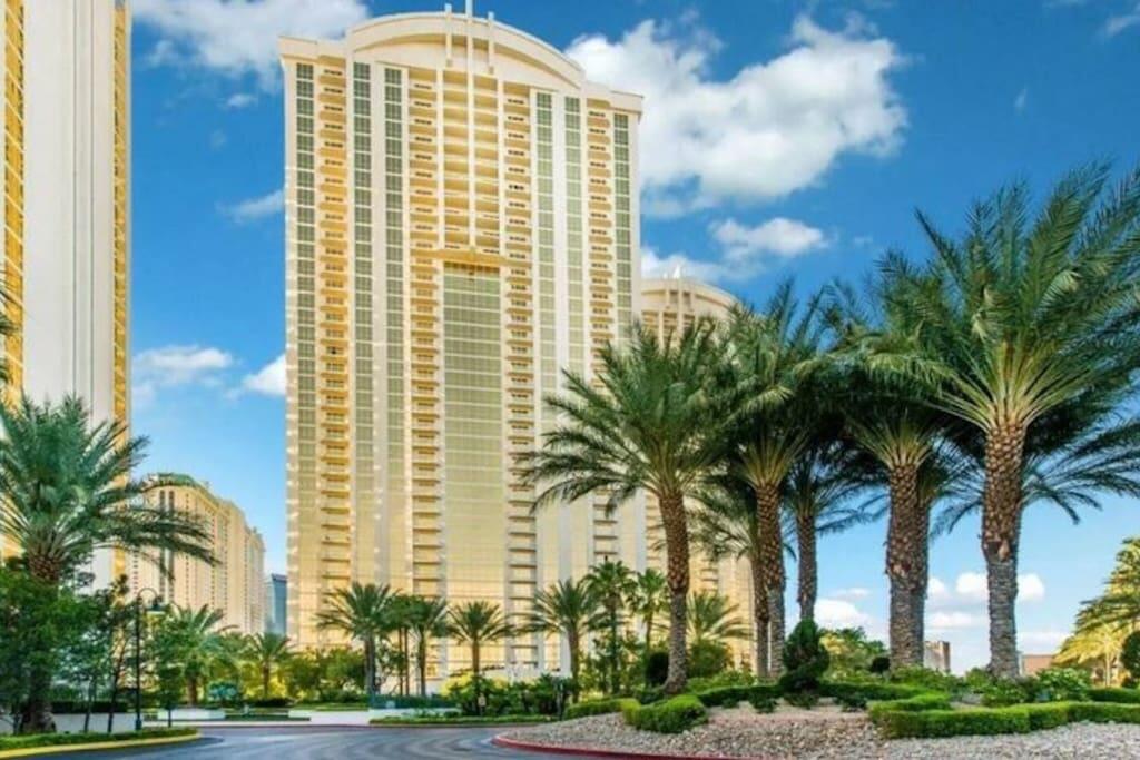 Strip View - No Resort Fee - Free Valet - MGM Condo 1519 - thumb 3