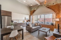 Stylish  Walkable 2 BDRM in Heart of Downtown Accommodation Houston