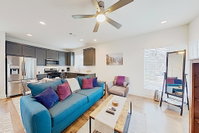 Stylish East Side Condo Near Downtown  Manor Road condo Accommodation Houston
