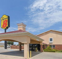 Super 8 by Wyndham Burleson Fort Worth Area - Accommodation Houston