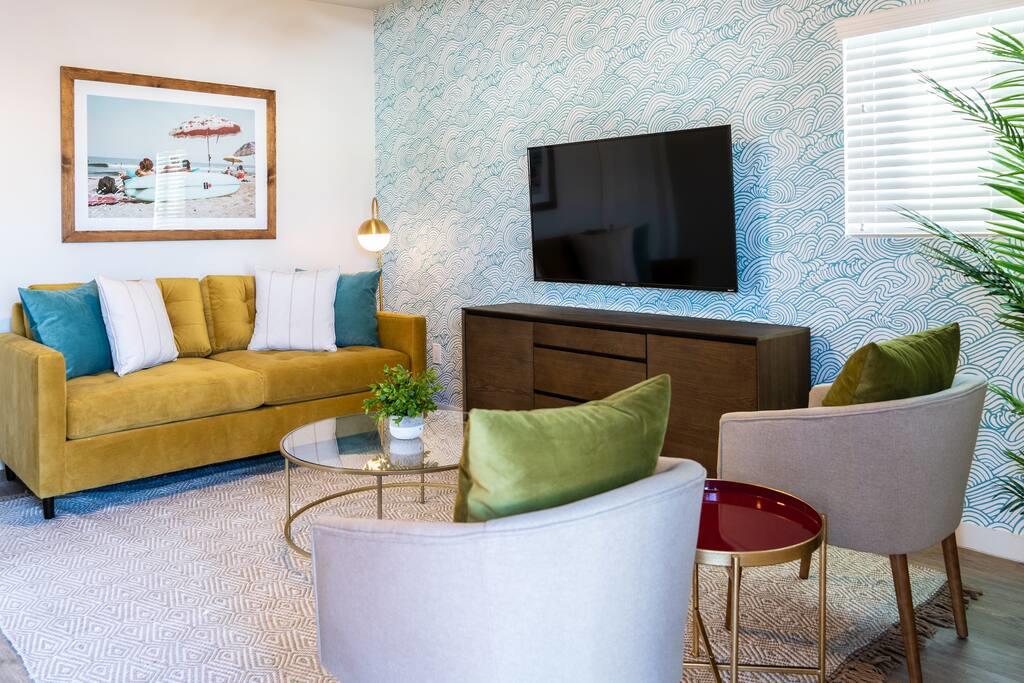 Surfer's 1BR Paradise Sleeps 4! 1/2 Block 2 Beach! - thumb 0
