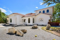 The Arrive Clifftop Estate Home Accommodation Houston