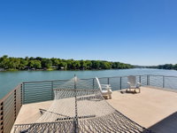 THE ARRIVE ELEVATED ESTATE ON LAKE AUSTIN estate Accommodation Houston
