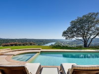 THE ARRIVE HARMONY ON LAKE AUSTIN estate Accommodation Houston