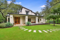 The Arrive Oakwood House Accommodation Houston