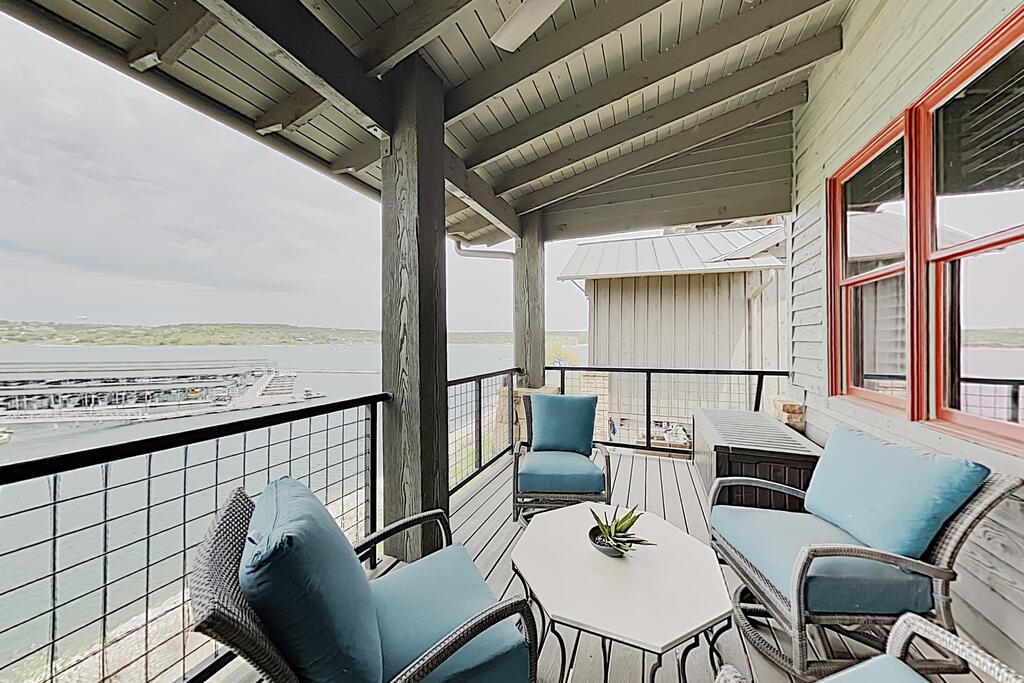 The Reserve: Lakefront Paradise W/ Private Hot Tub Home - thumb 1