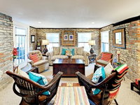 Upscale Unit In Historical Home - Walk To Beach Home Accommodation Houston