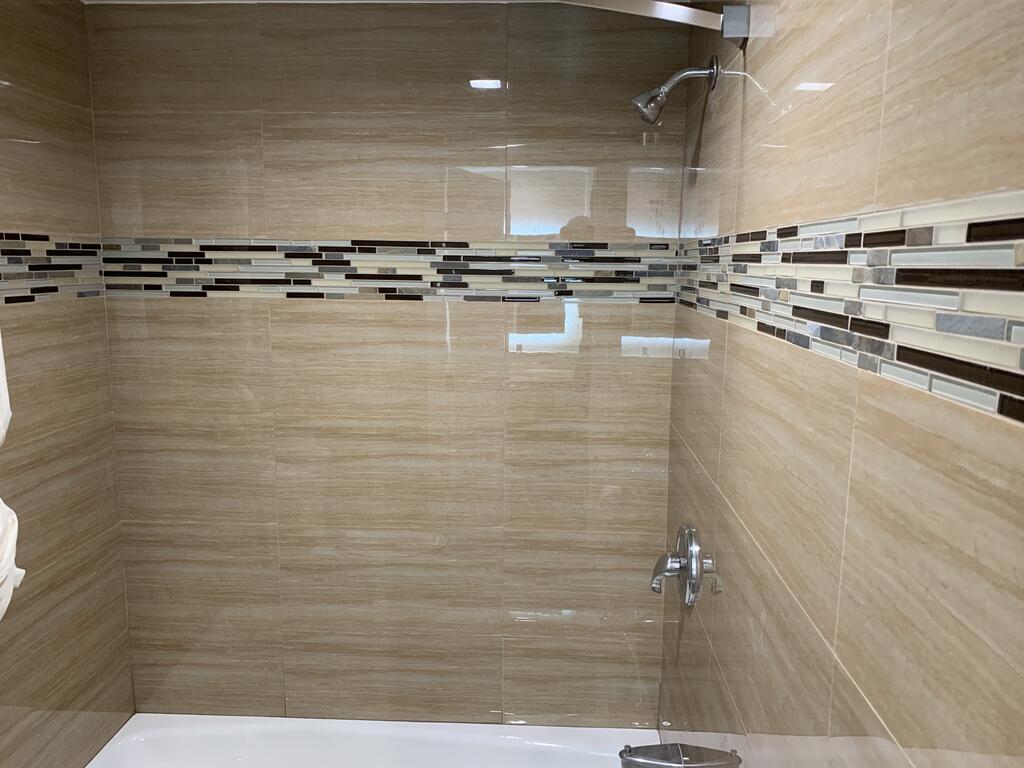 Walnut Inn And Suites - thumb 1