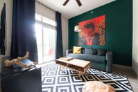 WanderJaunt - Harrison - 1BR - East Riverside Accommodation Houston