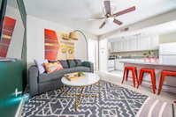 WanderJaunt - North University Apts Accommodation Houston