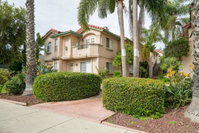 WanderJaunt - Pacific Beach Townhomes Accommodation Houston