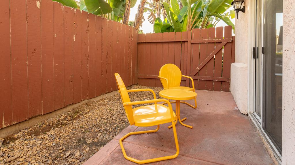 WanderJaunt - Pacific Beach Townhomes - thumb 1