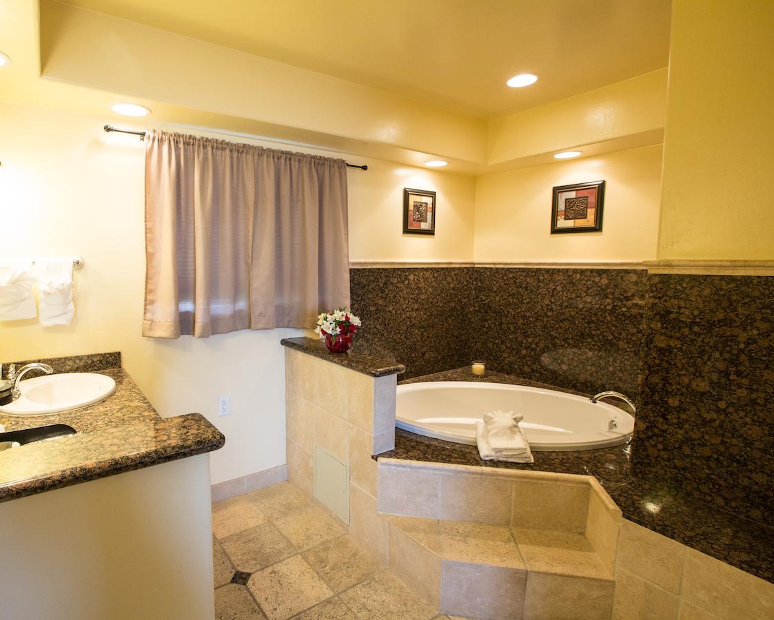Beachwalker Inn & Suites - thumb 14